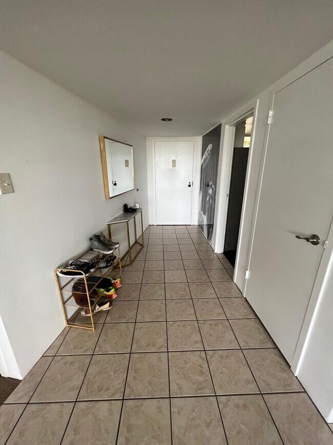 Building Photo - 4316 Marina City Dr