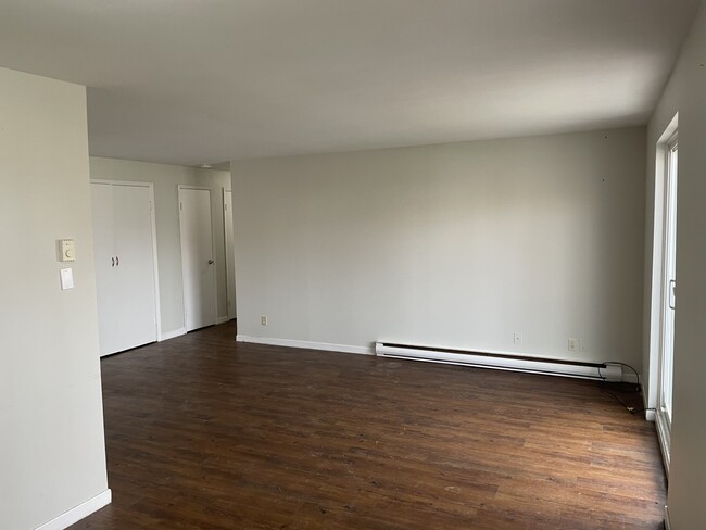 Photo du bâtiment - Beautiful 2 bedroom in Belleville
