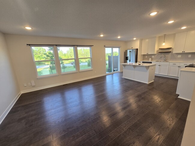 Building Photo - 3713 SW Walsh Dr