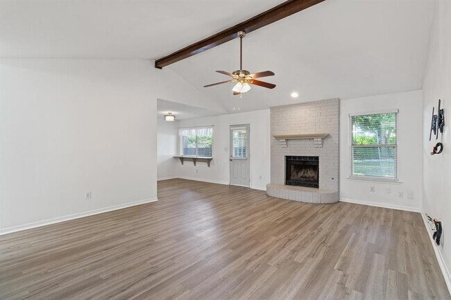 Foto del edificio - 1605 Windrift Way