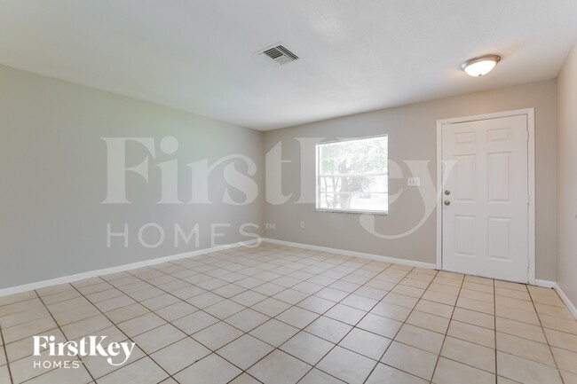 Building Photo - 928 N Rossiter St