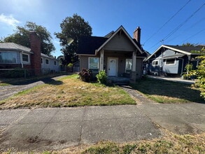 Building Photo - 1010 N Winchell St