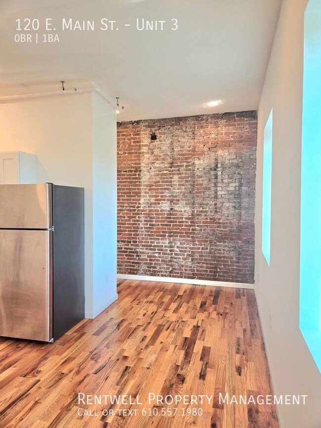 Building Photo - Studio+One Bath Apartment_Multi-Family_Ava...