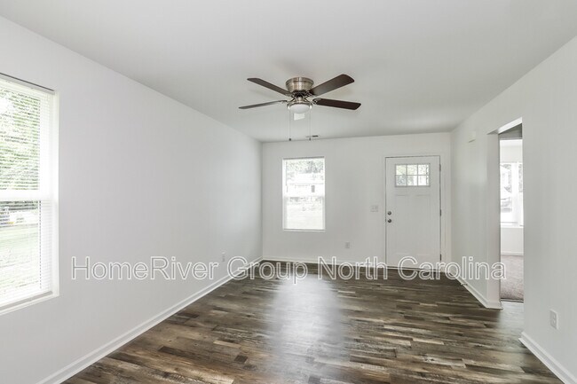 Foto del edificio - 231 Willowood Dr