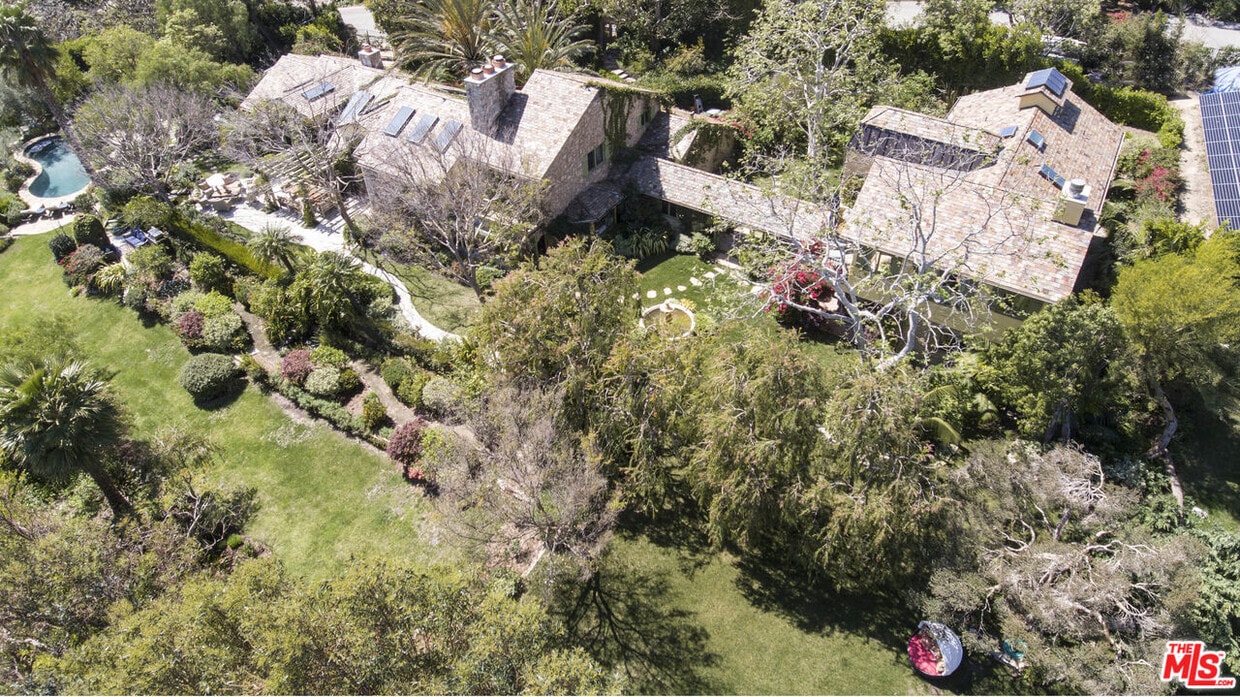 Foto principal - 6766 Portshead Rd