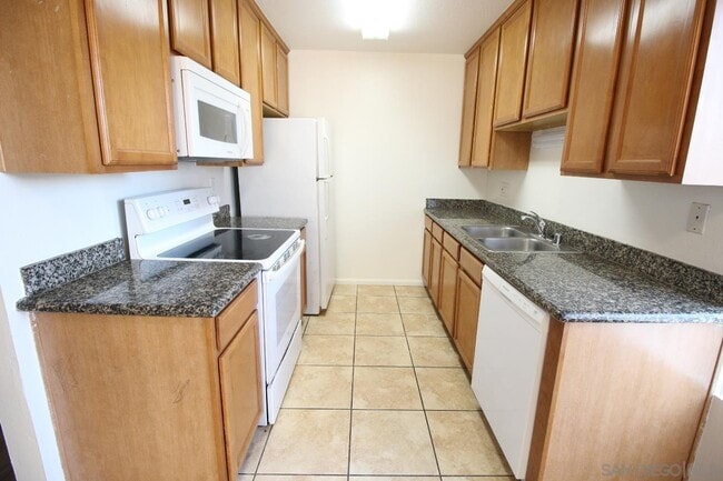 Building Photo - 471 Ballantyne St