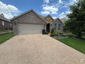 Building Photo - 3005 Waterfall Dr