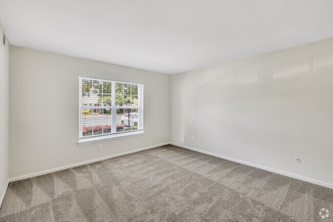 Lexington II - 2BR, 2BA - 1,300SF - Bedroom - Haygood Halls