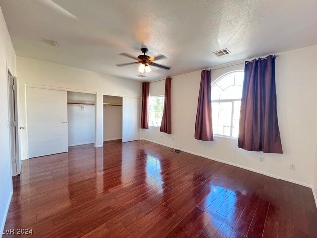 Foto principal - 301 Silver Grove St