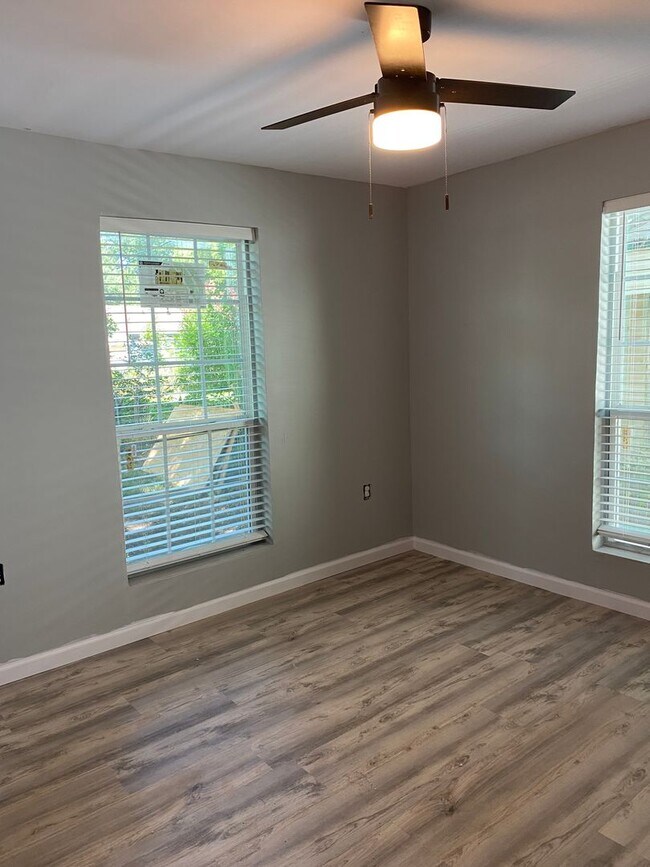 Building Photo - Beautiful Newly Built 2 Bedroom Home  1/2 Off First Month’s Rent