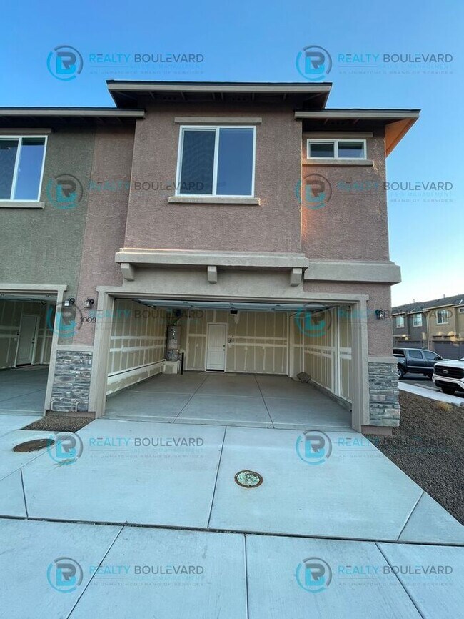 Foto del edificio - Half Month Free!!! Modern Comfort and Conv...