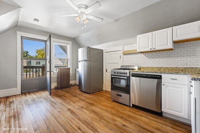 Foto del edificio - 2744 W Nelson St