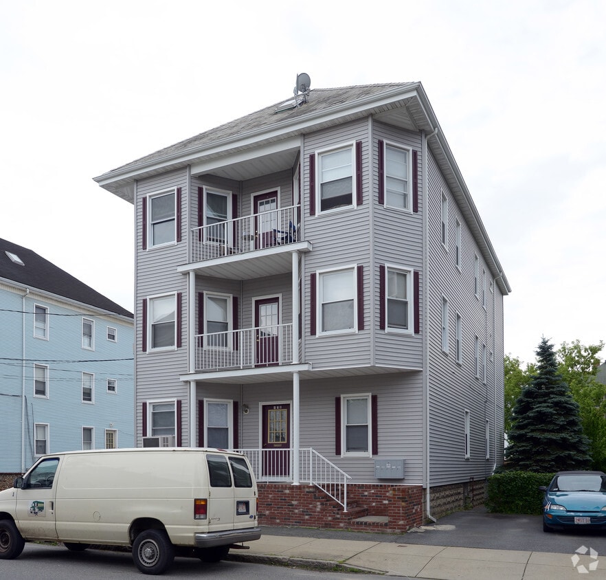 178 Deane St, New Bedford, MA 02746 Apartments in New Bedford, MA