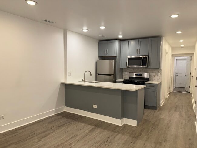 Foto del edificio - 2731 S Homan Ave