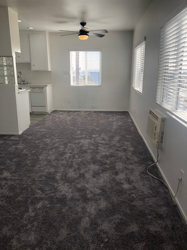 Building Photo - 744 Pier Ave
