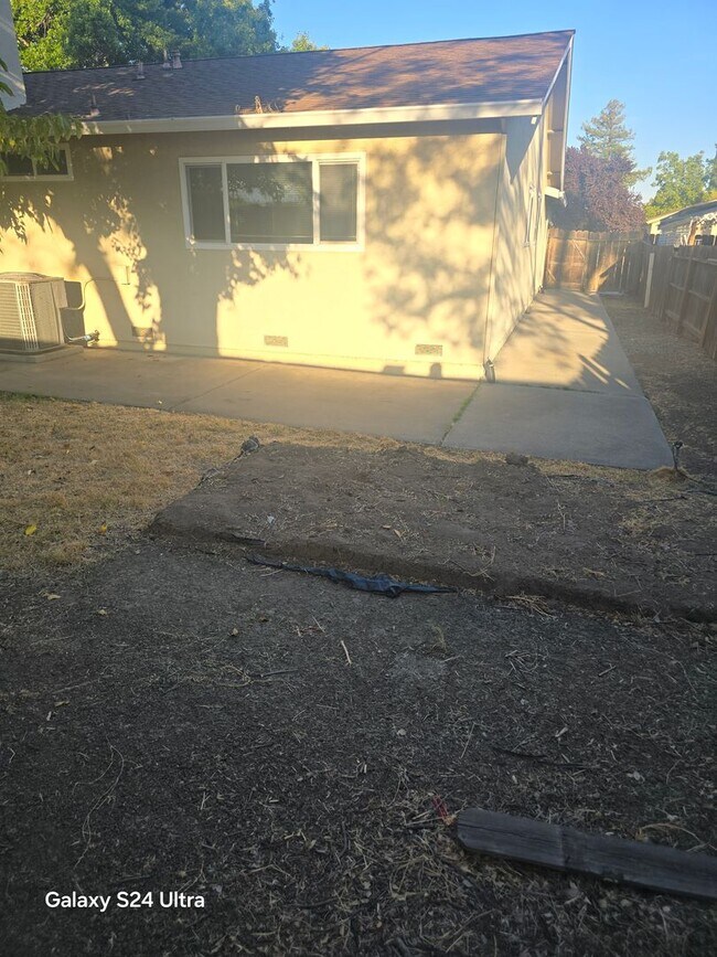 Building Photo - Vacaville Gem