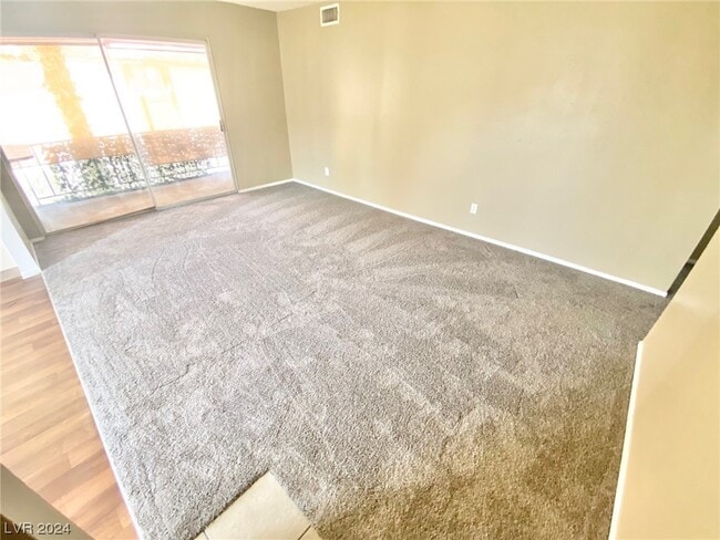 Building Photo - 1405 E Vegas Valley Dr