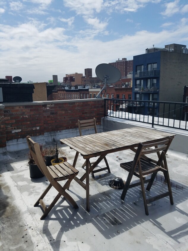 Foto principal - 923 Bedford Ave