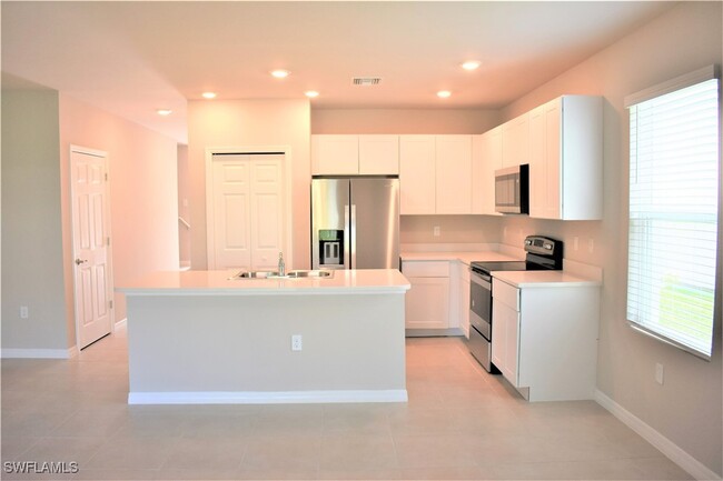 Building Photo - 15469 Wildflower Cir