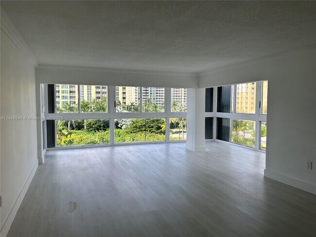 Building Photo - 550 Ocean Dr