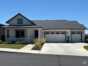 Building Photo - 4398 SW Yew Ave