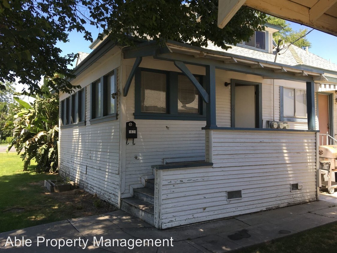 Primary Photo - 1920-2033 D St