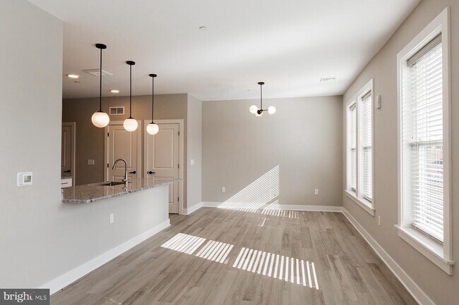 Foto del edificio - 213-UNIT-213-UNI8 JACKSON St