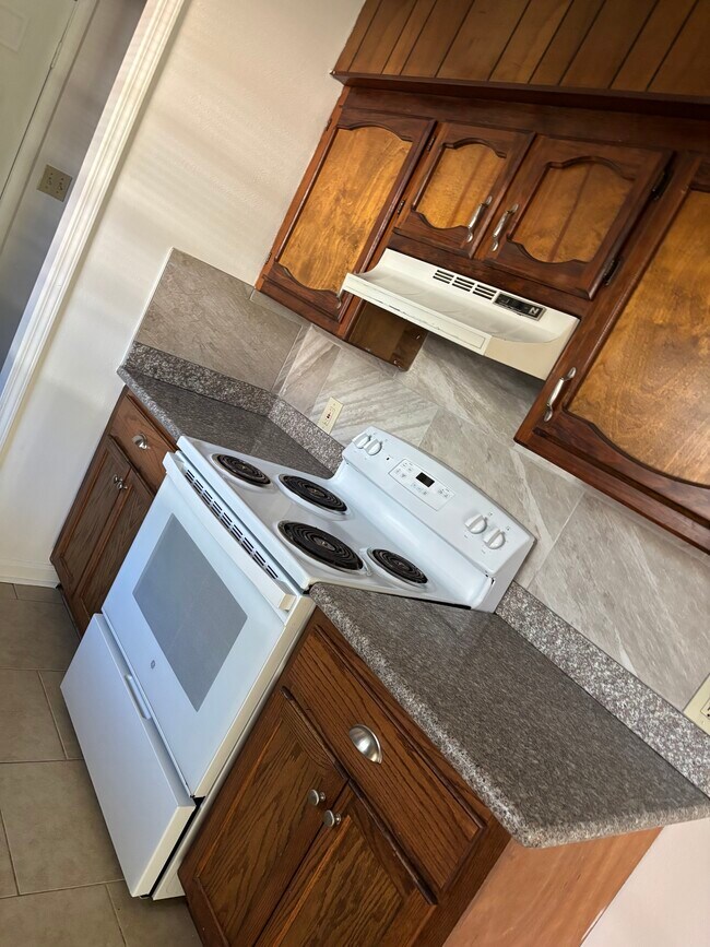 Foto del edificio - 15013 Forest Grove Ave