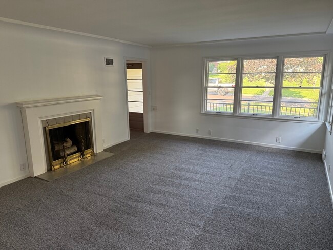 Building Photo - 2020 N 61st St