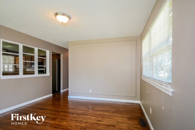 Building Photo - 755 Gonzaga Ln