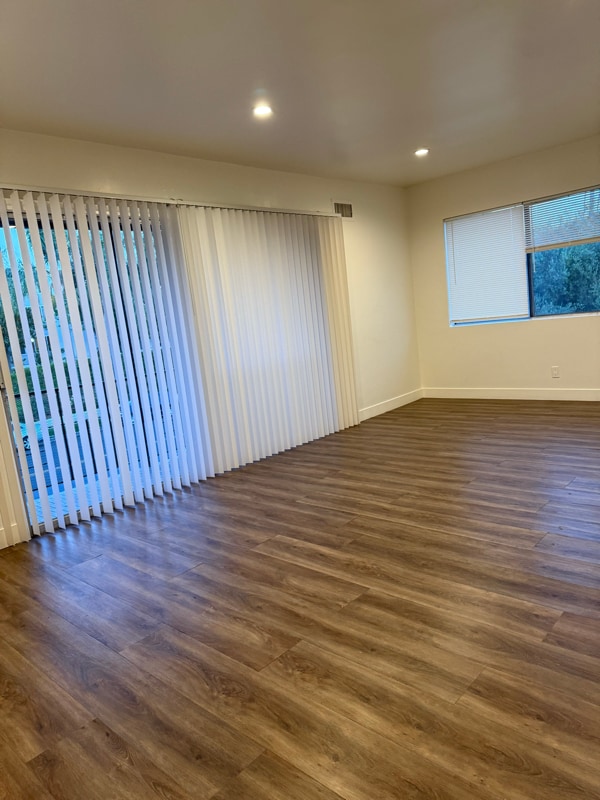 Foto principal - 1339 N Hobart Blvd