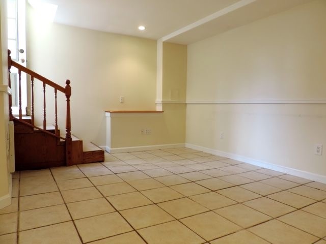 Building Photo - 12 N Munroe Terrace