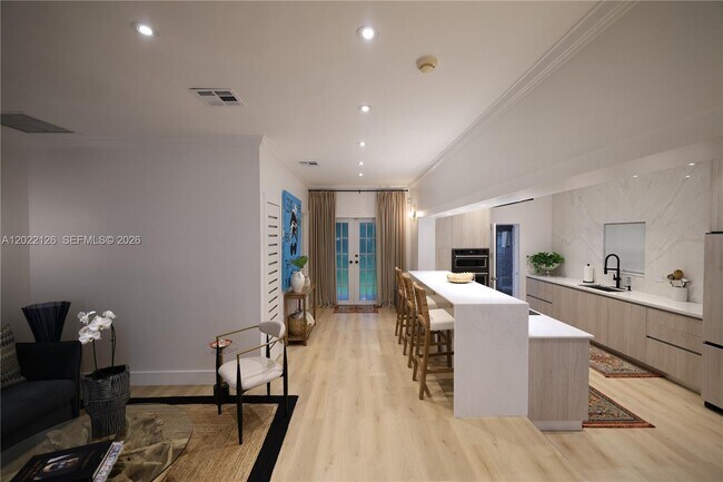 Foto del edificio - 2338 SW 11th St