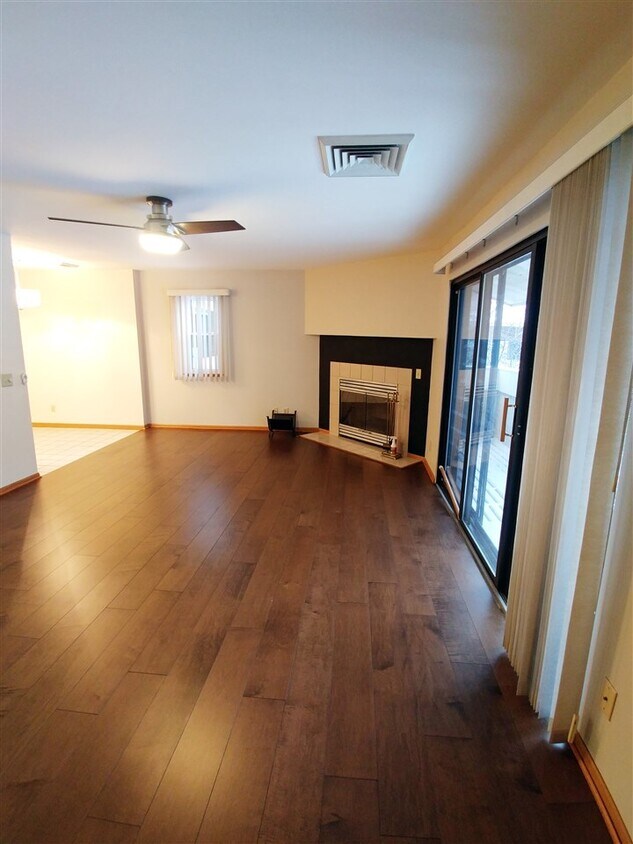 5548 Century Ave Unit 4, Middleton, WI 53562 Condo for Rent in