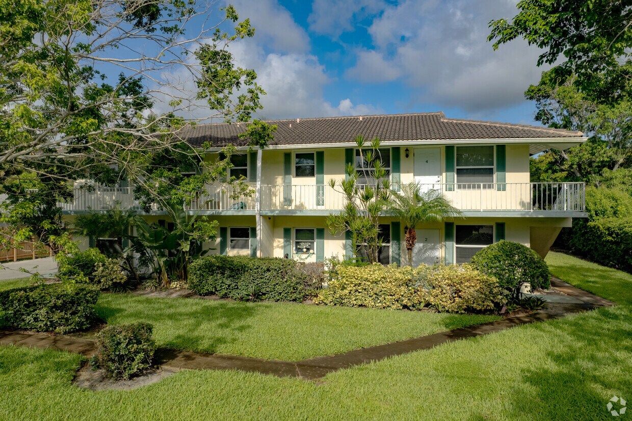 2222 Spanish Trail in Delray Beach - 2222 Spanish Trl