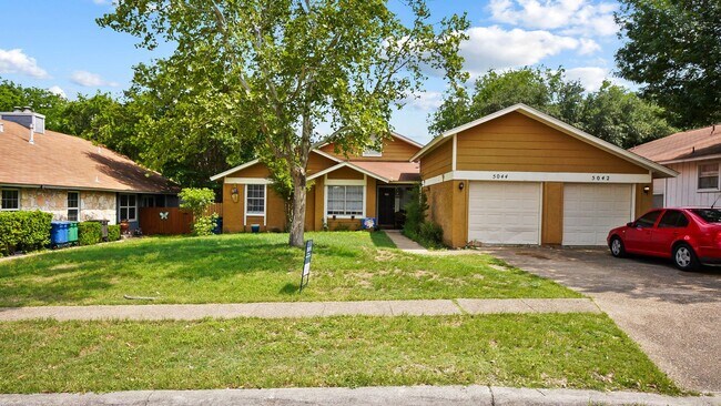 Foto del edificio - 5044 Ayrshire Dr