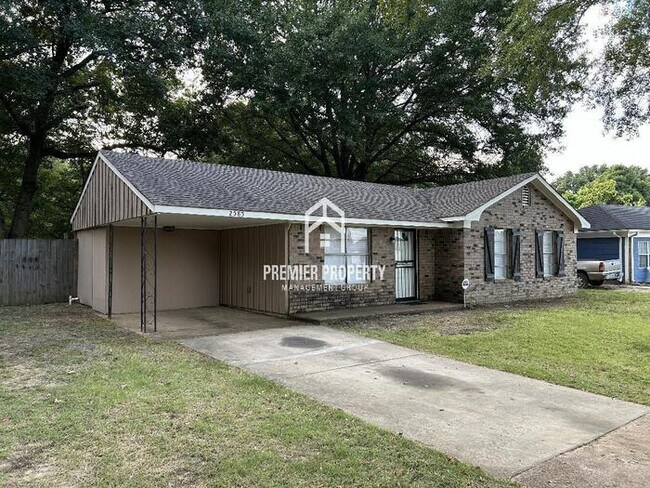 Building Photo - 2585 Hillcrest Cir