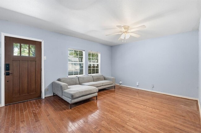 Building Photo - 1127 Denfield St