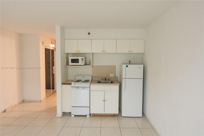 Foto del edificio - 16450 NW 2nd Ave