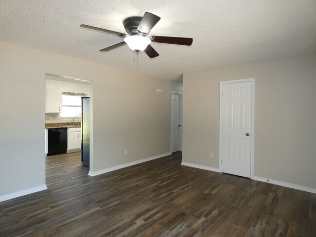 Building Photo - Adorable Brick Home in Pace