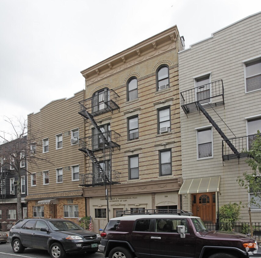 Primary Photo - 334 Leonard St