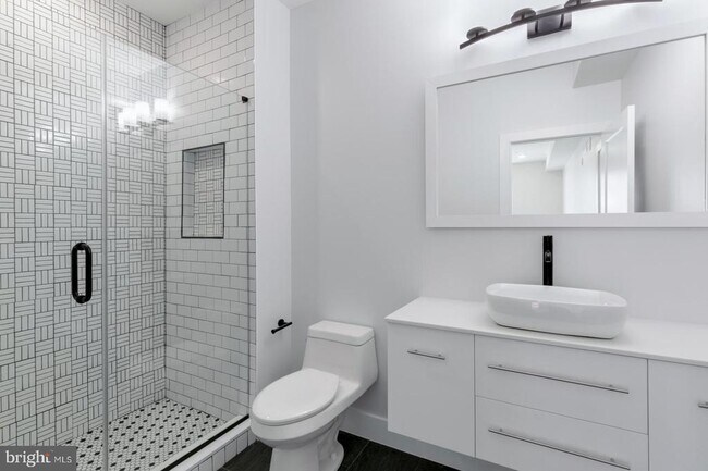 Foto del edificio - 1868 Frankford Ave