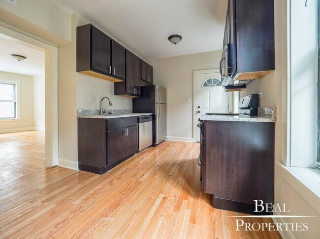 Building Photo - 1 bedroom in CHICAGO IL 60613