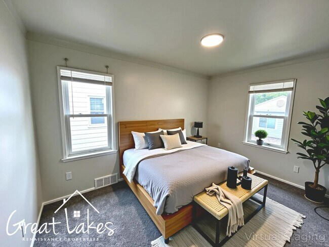 Foto del edificio - Lovely 3 Bedroom 2 Bathroom now available ...
