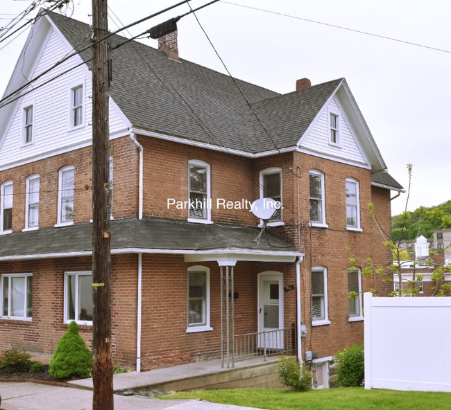 Building Photo - 221 S 2nd St