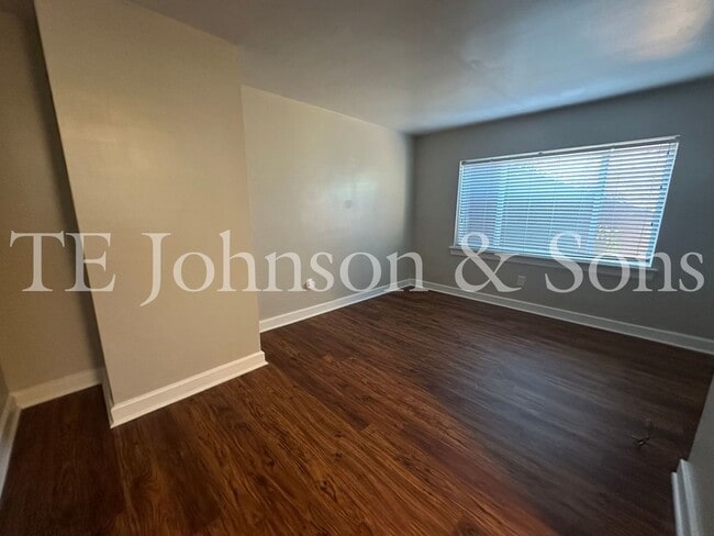 Building Photo - 1930 Elizabeth Ave