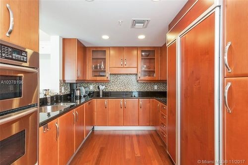Building Photo - 19400 Turnberry Way