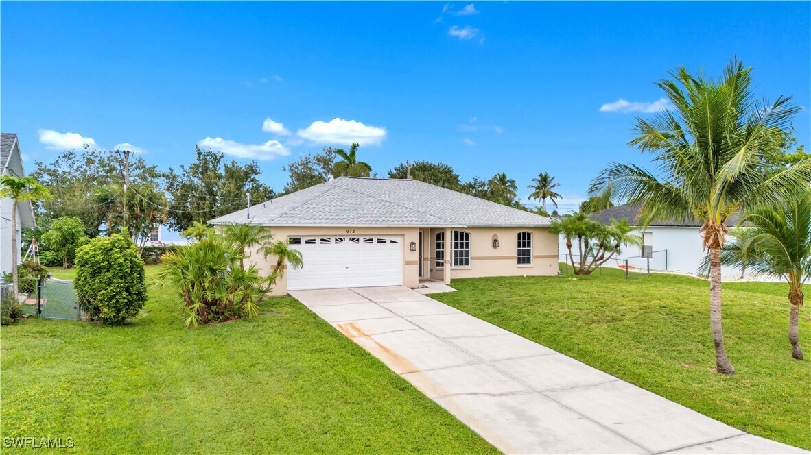 Foto principal - 912 SE 5th Pl