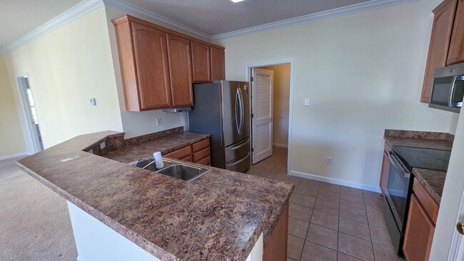 Foto del edificio - 5810 Longwood Dr