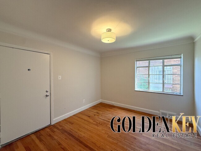 Foto del edificio - Newly Renovated 3 Bed 1 Bath Westside Home!